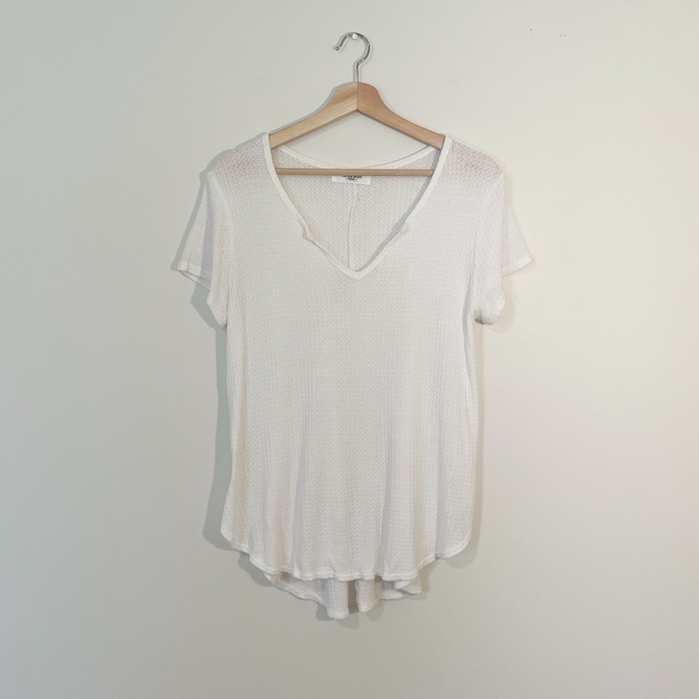 Carly Jean Los Angeles White Waffle Knit V Neck Shirt
